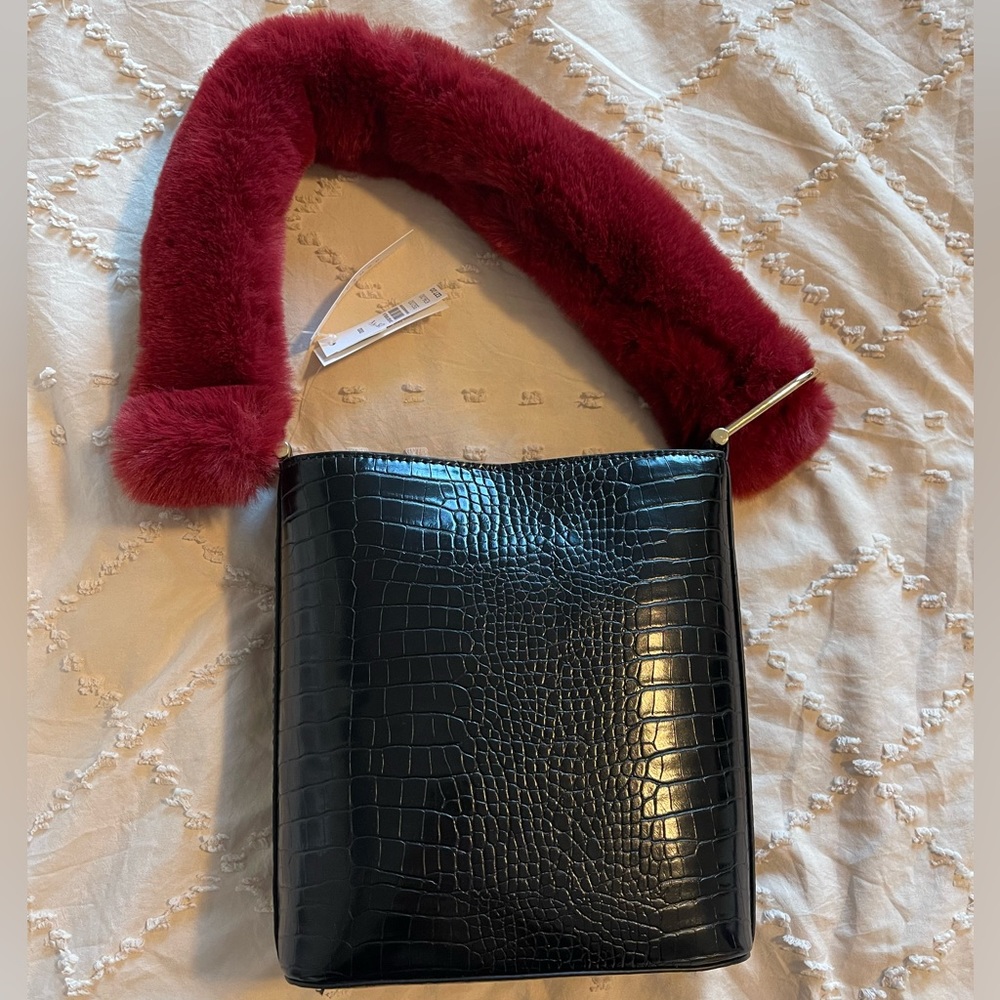 Black Tote Bag with Faux Fur Strap